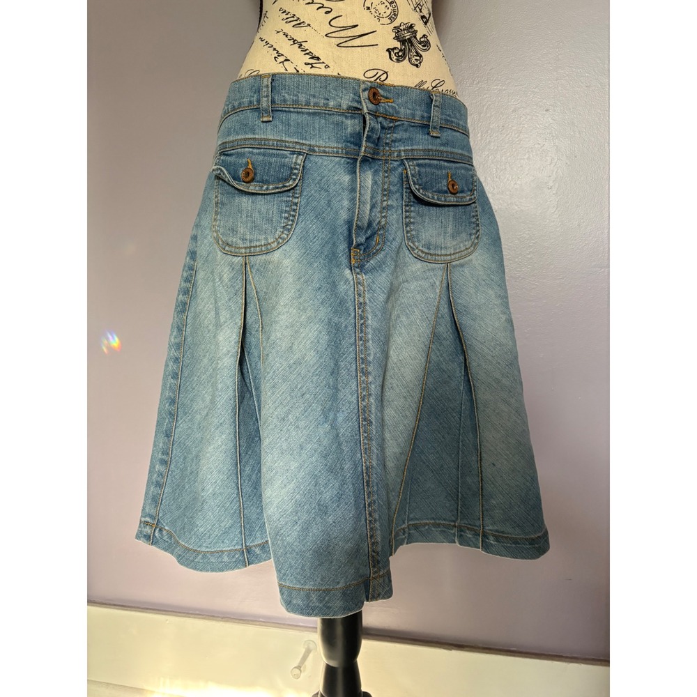 Y2K 90s
Bandolino Blu Womens Blue Denim Pleated A-Line Skirt Light Wash 34"